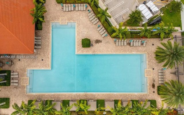 10306 W 33rd Ln, Hialeah, FL 33018