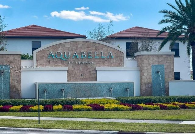 10306 W 33rd Ln, Hialeah, FL 33018