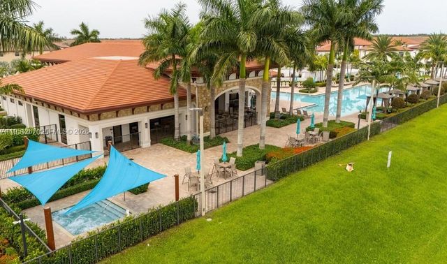 10306 W 33rd Ln, Hialeah, FL 33018