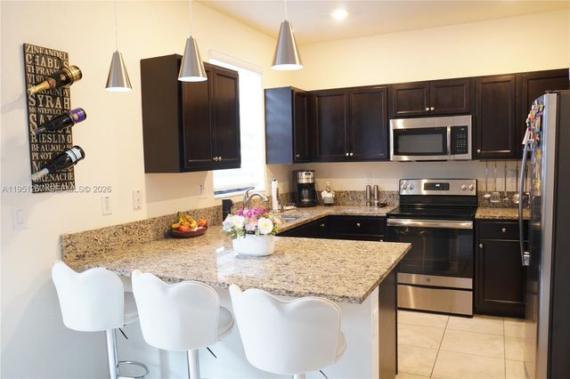 10306 W 33rd Ln, Hialeah, FL 33018