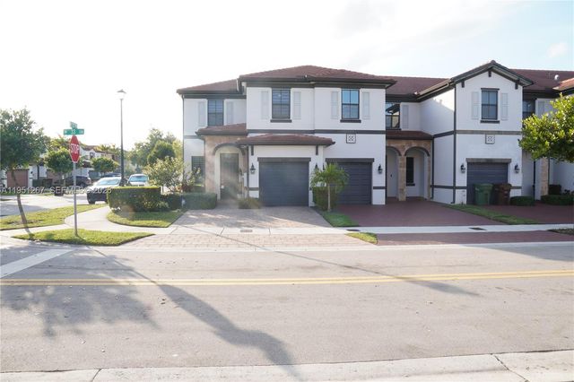 10306 W 33rd Ln, Hialeah, FL 33018