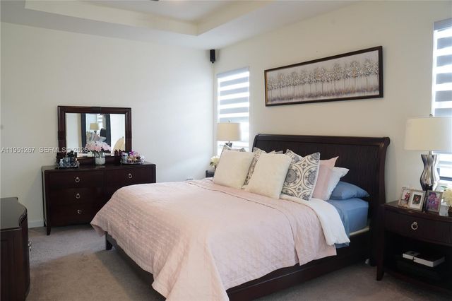 10306 W 33rd Ln, Hialeah, FL 33018