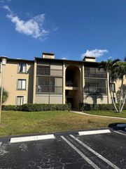 703 Sunny Pine Way B3, Greenacres, FL 33415