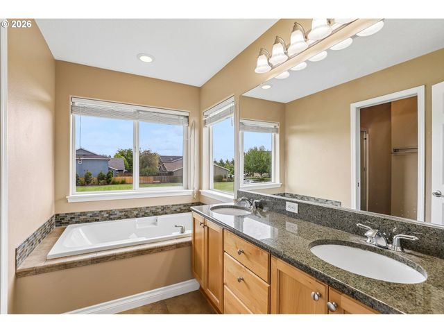 3625 SHIBE St, Forest Grove, OR 97116