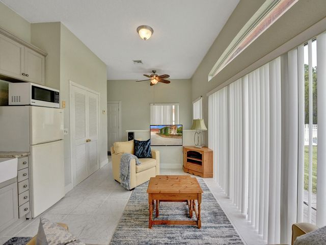 3950 Horse Trail, Loxahatchee, FL 33470