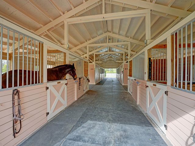 3950 Horse Trail, Loxahatchee, FL 33470