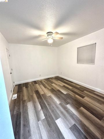 7724 Crest Ave, Oakland, CA 94605