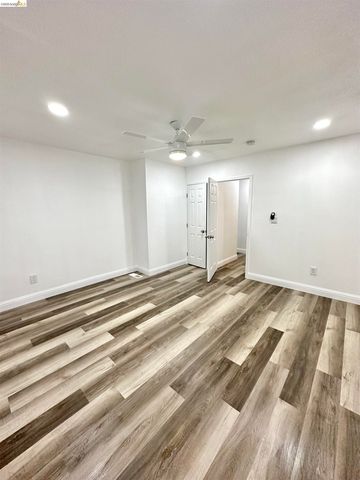 7724 Crest Ave, Oakland, CA 94605