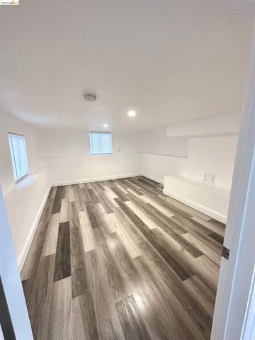 7724 Crest Ave, Oakland, CA 94605