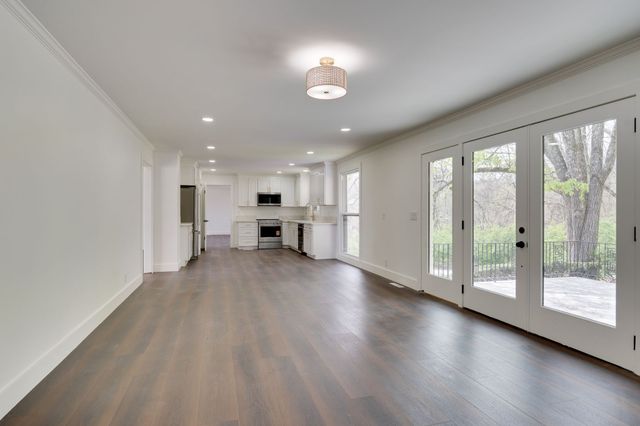 6612 Fox Hollow Rd, Nashville, TN 37205