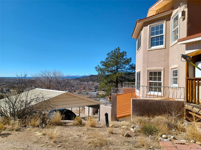 19 County Road 60A, Velarde, NM 87582