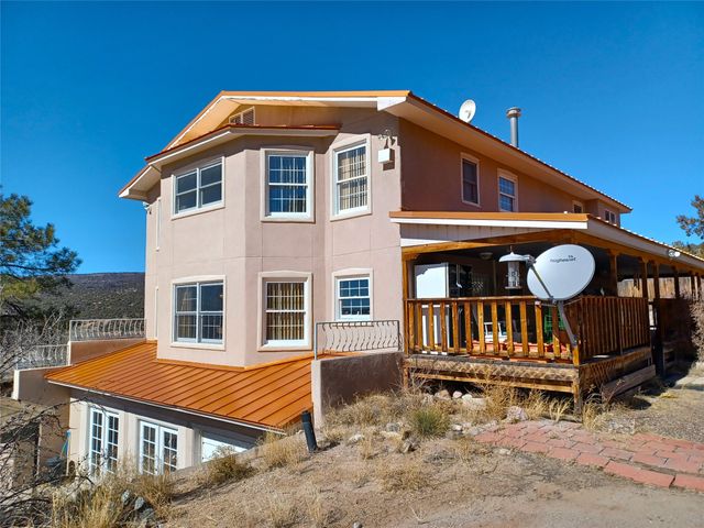 19 County Road 60A, Velarde, NM 87582