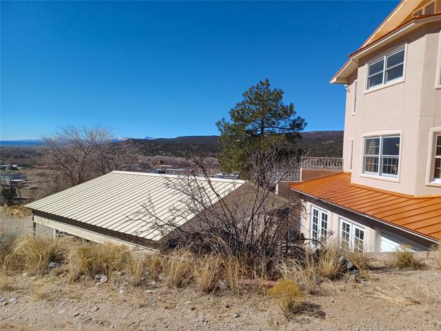 19 County Road 60A, Velarde, NM 87582