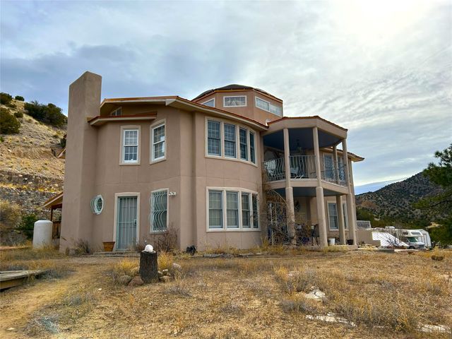 19 County Road 60A, Velarde, NM 87582