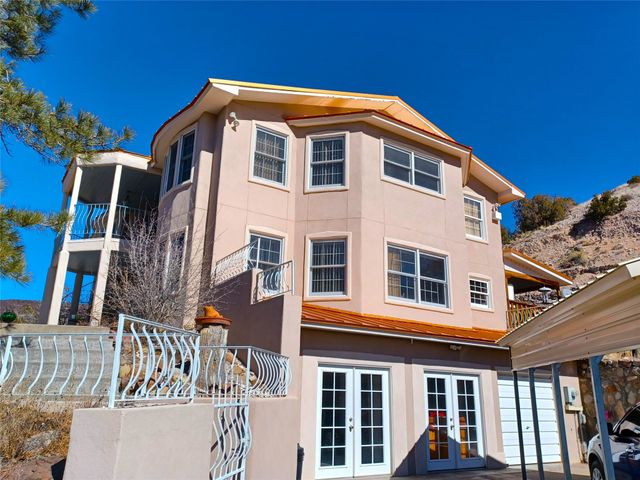 19 County Road 60A, Velarde, NM 87582