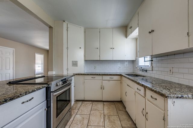 418 BAILEY AVE, San Antonio, TX 78210