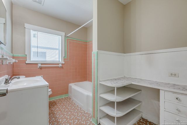 418 BAILEY AVE, San Antonio, TX 78210