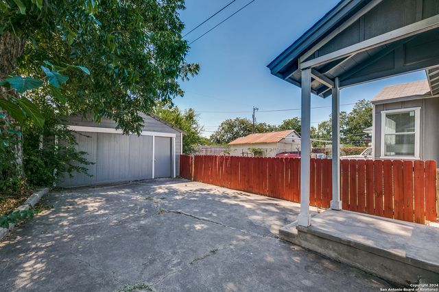 418 BAILEY AVE, San Antonio, TX 78210