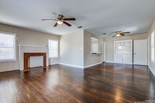 418 BAILEY AVE, San Antonio, TX 78210