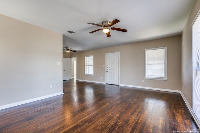 418 BAILEY AVE, San Antonio, TX 78210