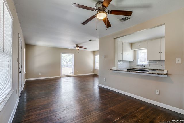 418 BAILEY AVE, San Antonio, TX 78210