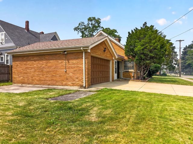 649 N Spring Street, Elgin, IL 60120