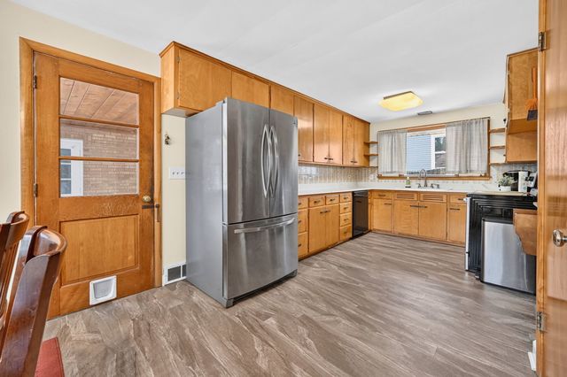 649 N Spring Street, Elgin, IL 60120