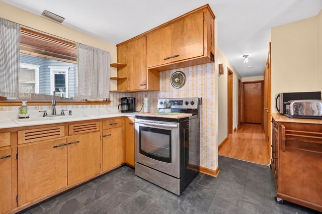 649 N Spring Street, Elgin, IL 60120