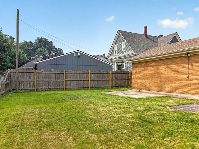 649 N Spring Street, Elgin, IL 60120