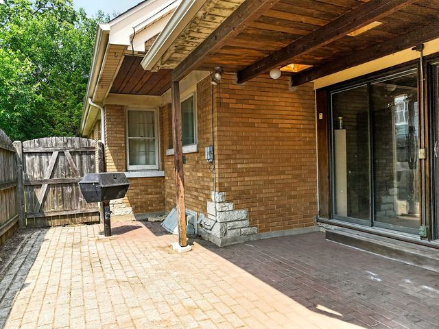 649 N Spring Street, Elgin, IL 60120