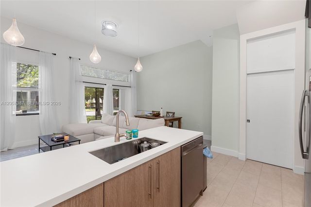 4444 NW 9th St 0, Plantation, FL 33317