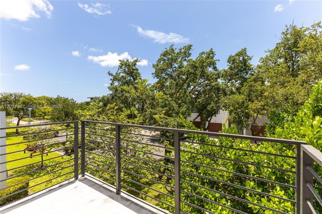 4444 NW 9th St 0, Plantation, FL 33317