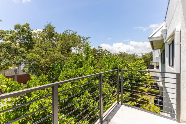 4444 NW 9th St 0, Plantation, FL 33317