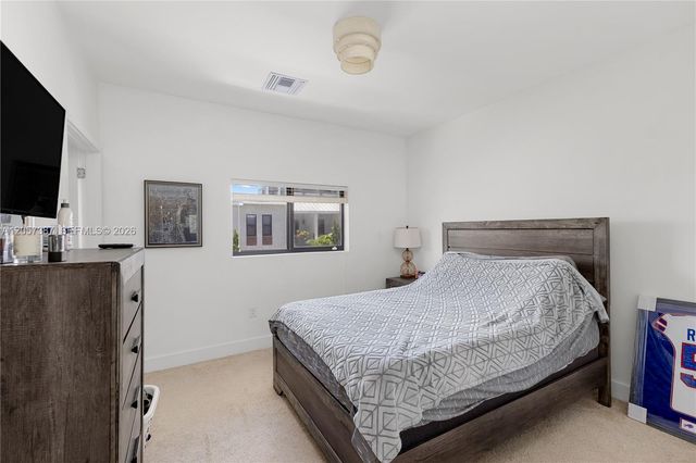 4444 NW 9th St 0, Plantation, FL 33317