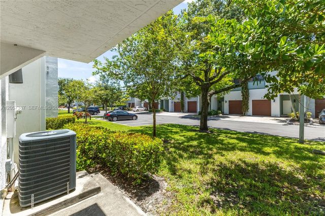 4444 NW 9th St 0, Plantation, FL 33317