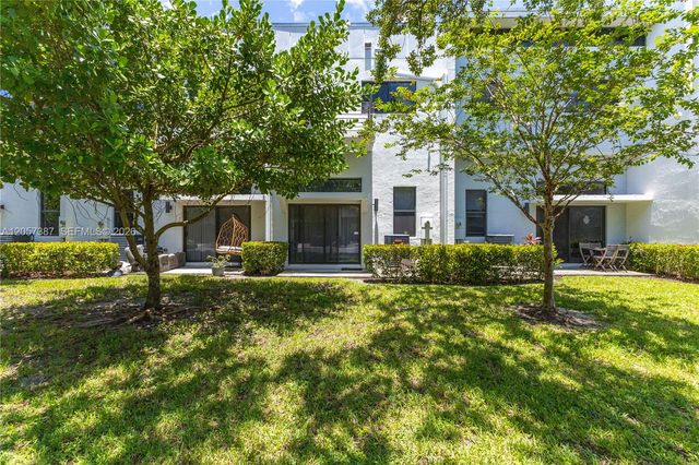 4444 NW 9th St 0, Plantation, FL 33317