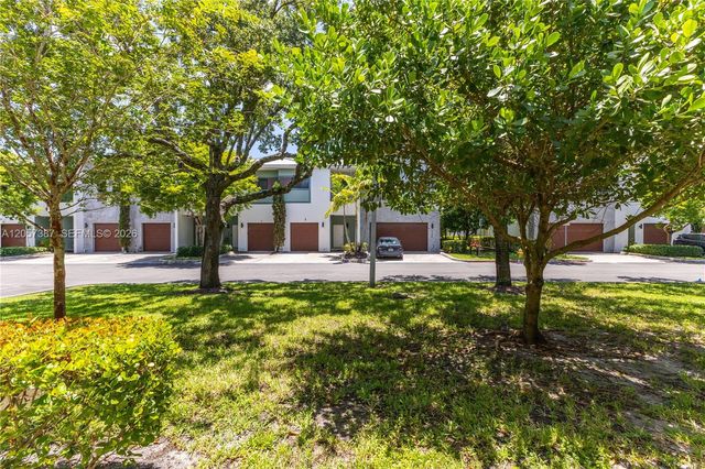 4444 NW 9th St 0, Plantation, FL 33317