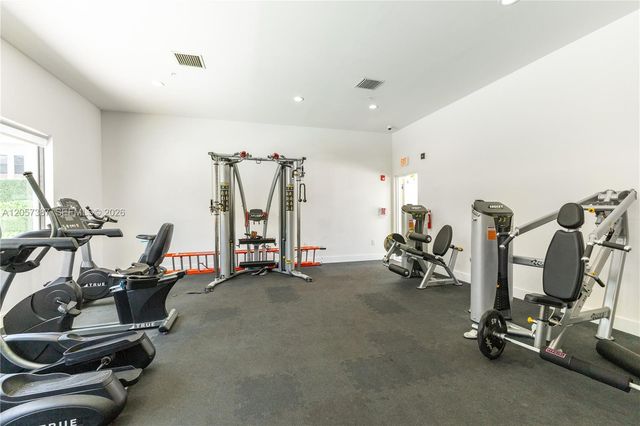 4444 NW 9th St 0, Plantation, FL 33317