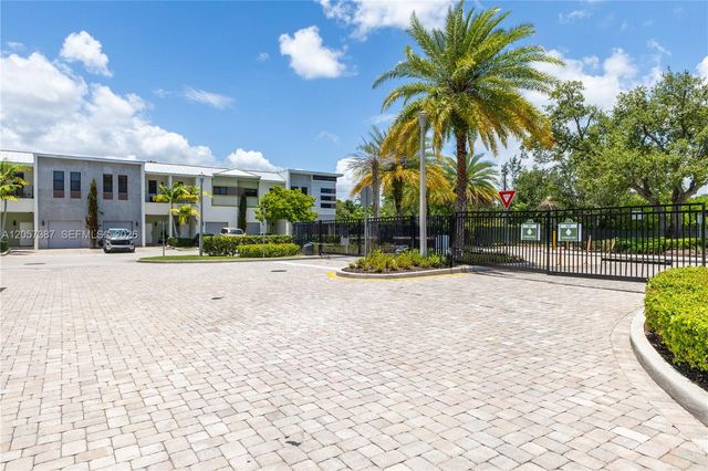 4444 NW 9th St 0, Plantation, FL 33317