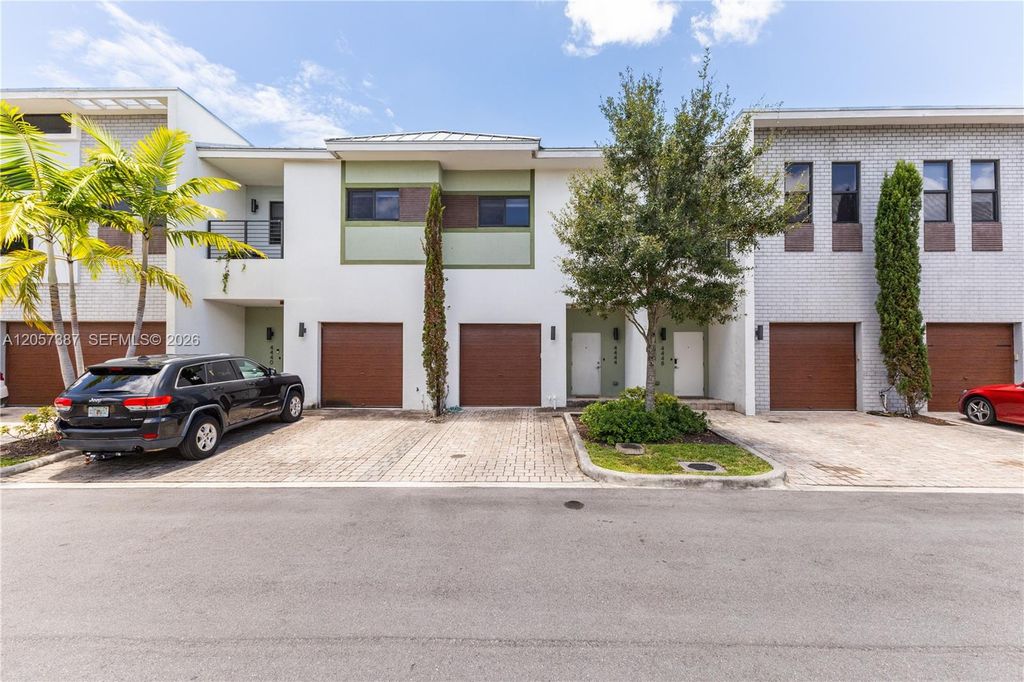 4444 NW 9th St 0, Plantation, FL 33317