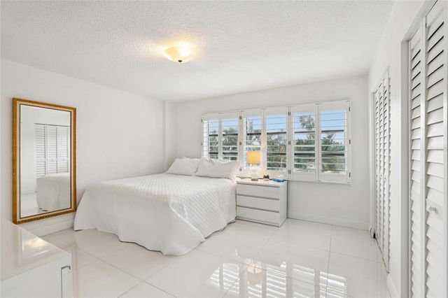 1100 N SHORE DRIVE NE 304, St Petersburg, FL 33701