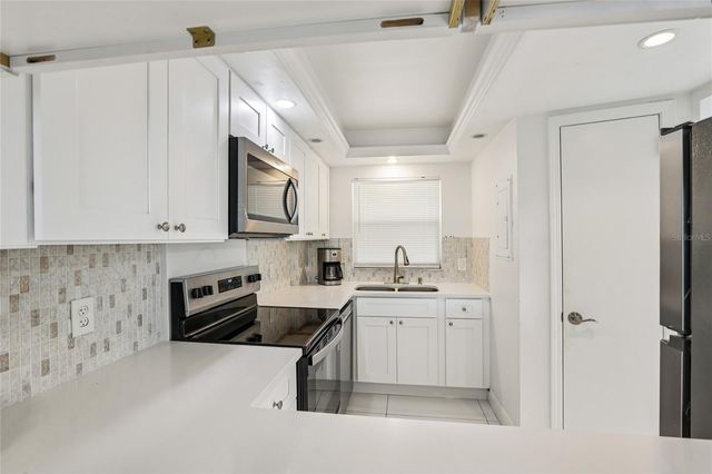 1100 N SHORE DRIVE NE 304, St Petersburg, FL 33701