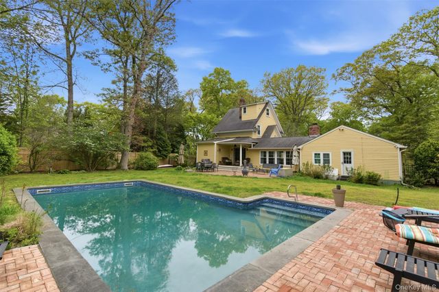 32 Timberline Drive, Huntington, NY 11743