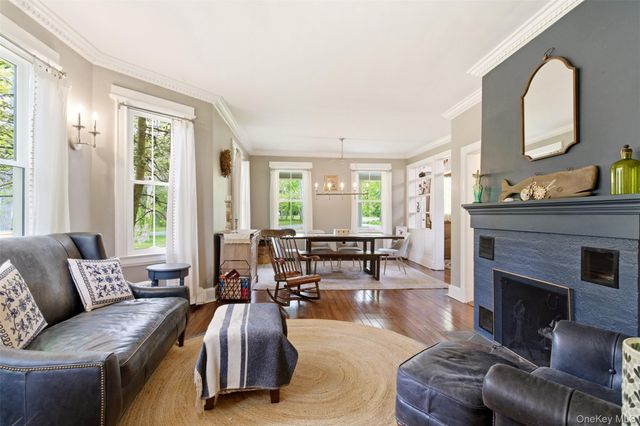 32 Timberline Drive, Huntington, NY 11743