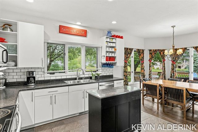 1305 Augusta Court, Holland, MI 49423