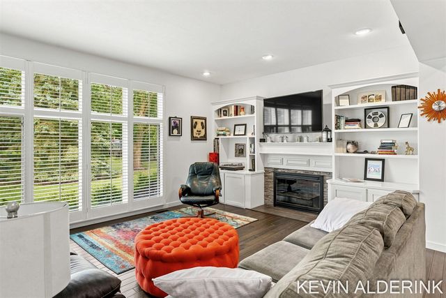 1305 Augusta Court, Holland, MI 49423