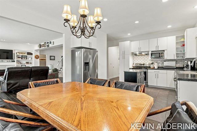 1305 Augusta Court, Holland, MI 49423