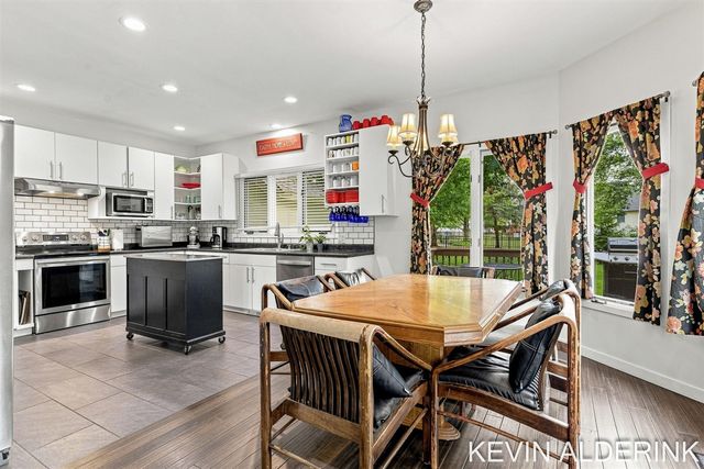 1305 Augusta Court, Holland, MI 49423