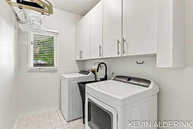 1305 Augusta Court, Holland, MI 49423