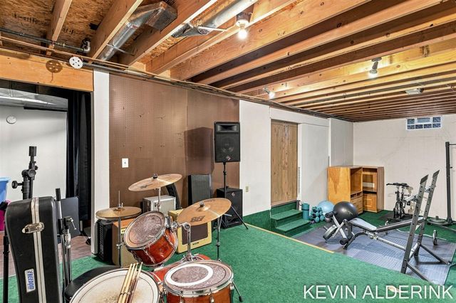 1305 Augusta Court, Holland, MI 49423